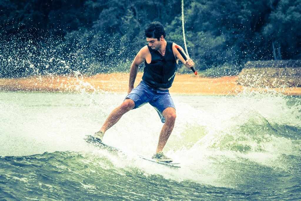 AULAS WAKEBOARD, WAKESURF E WAKESKATE Estrela Náutica